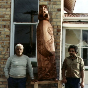 Maori Marsden and Manos Nathan with Pouwhenua